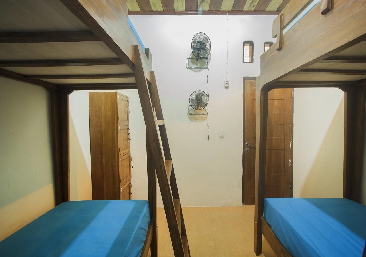 Dorme Tree Hostel Labuan Bajo Buitenkant foto